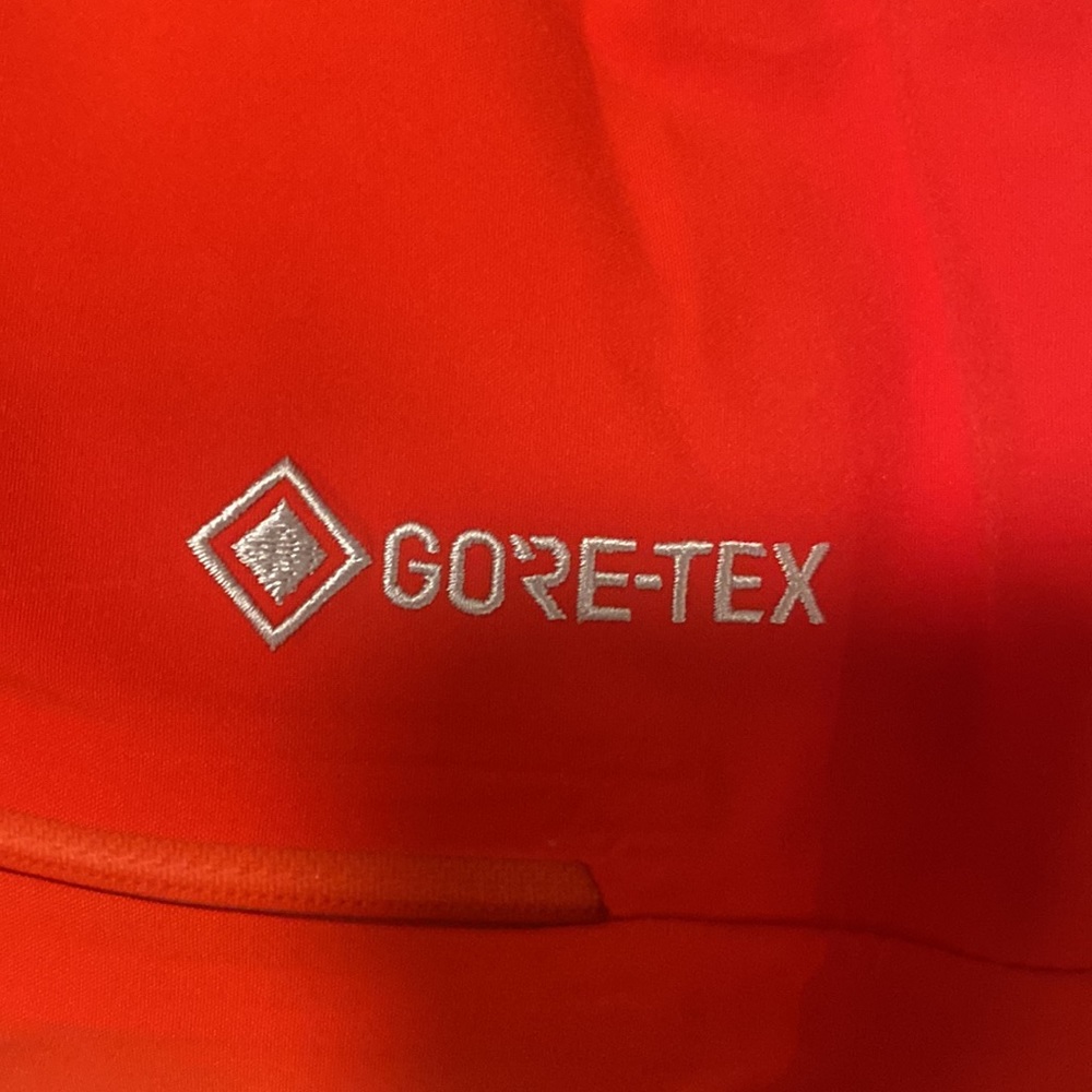 Large North Face ski jacket with Goretex and avalanche finder - Picture 2 of 4